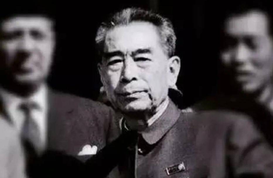 周总理抓拍照片宋庆龄和爱不释手印刷九千万张！